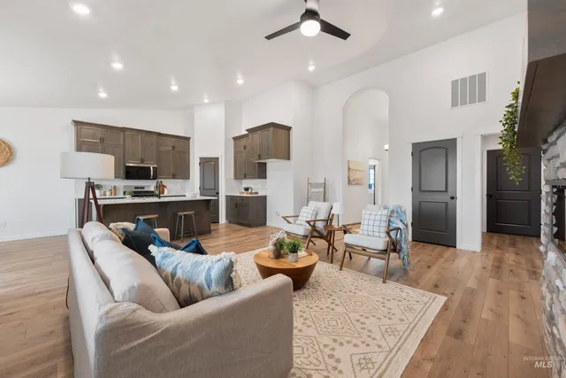 $364,000 | 115 West 13th Avenue, Jerome, ID 83338