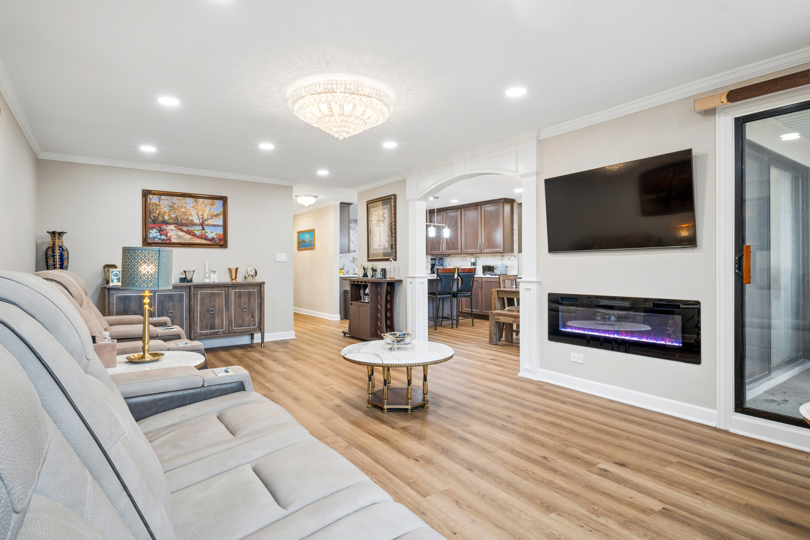453 Raintree Drive, Unit 3P Glen Ellyn, IL 60137 - Photo 5 of 27 Gallery Image 5