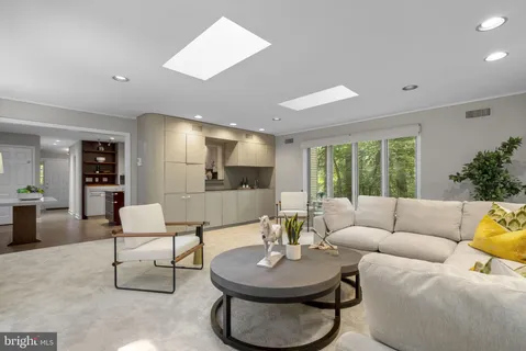 $950,000 | 419 Watts Branch Parkway, Potomac, MD 20854