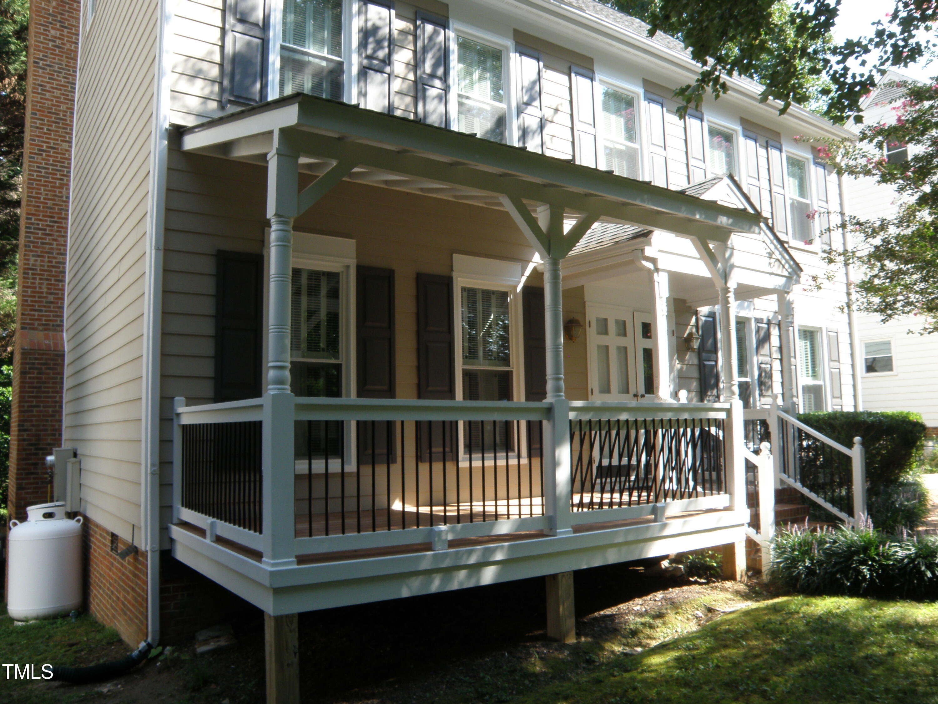 2532 Ashley Court Raleigh, NC 27607 - Photo 2 of 39 a front view of a house with a porch