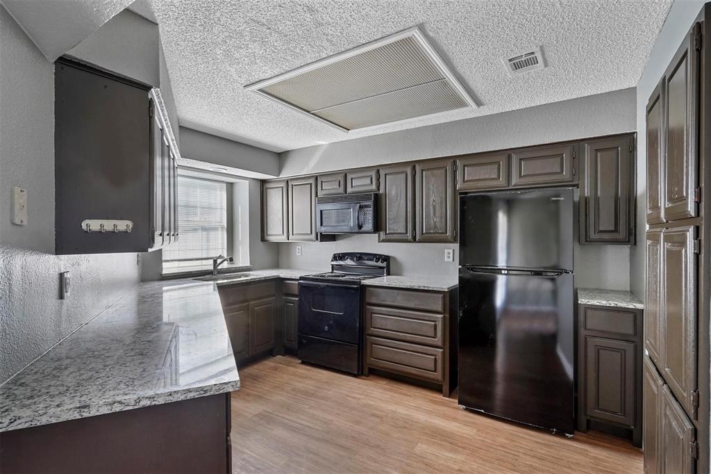 804 Custer Street Arlington, TX 76014 - Photo 8 of 21