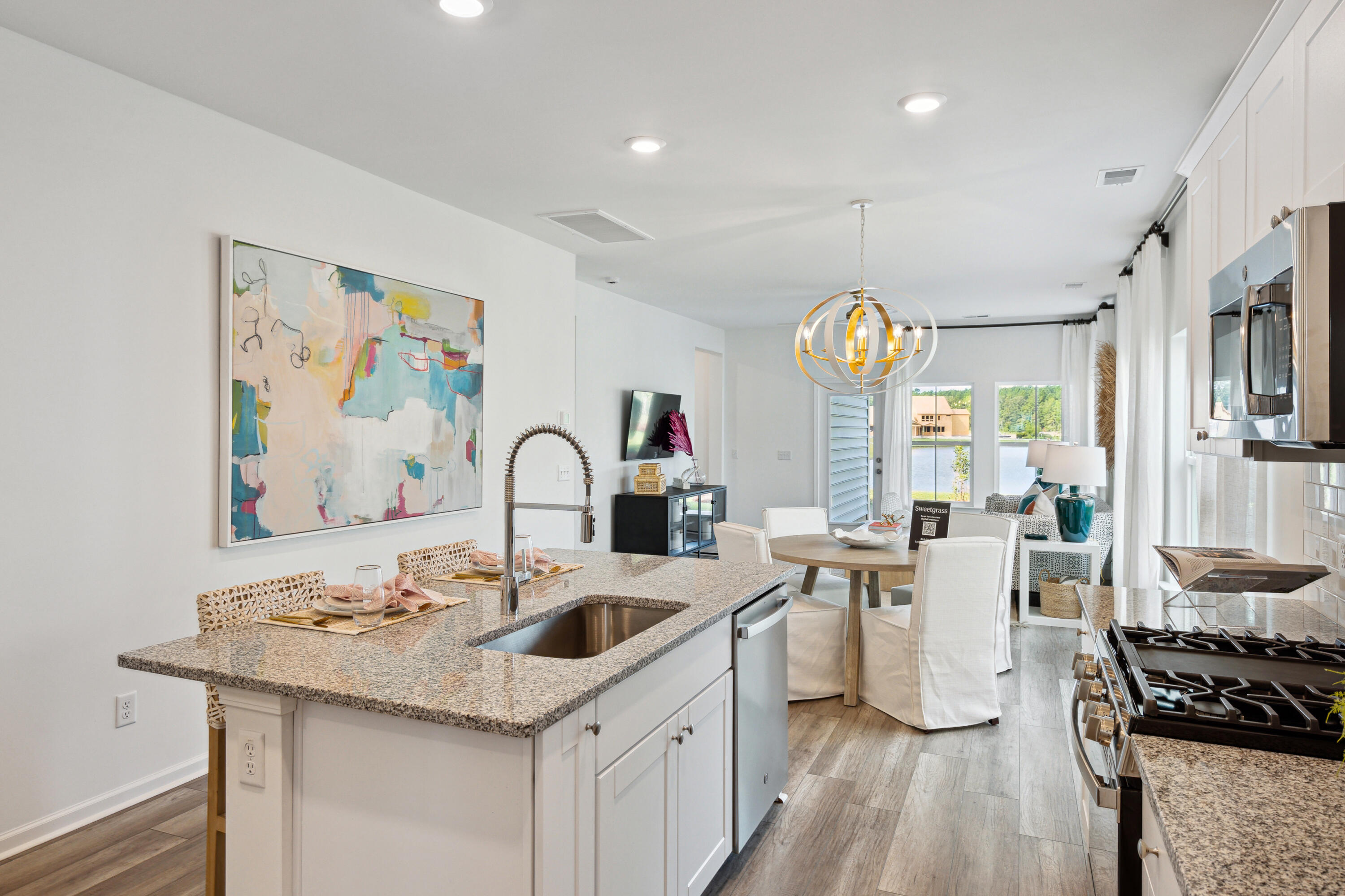 1018 Currant Road Summerville, SC 29485 - Photo 4 of 20 1012WildRoamRun-KeenEyeMarketing-011