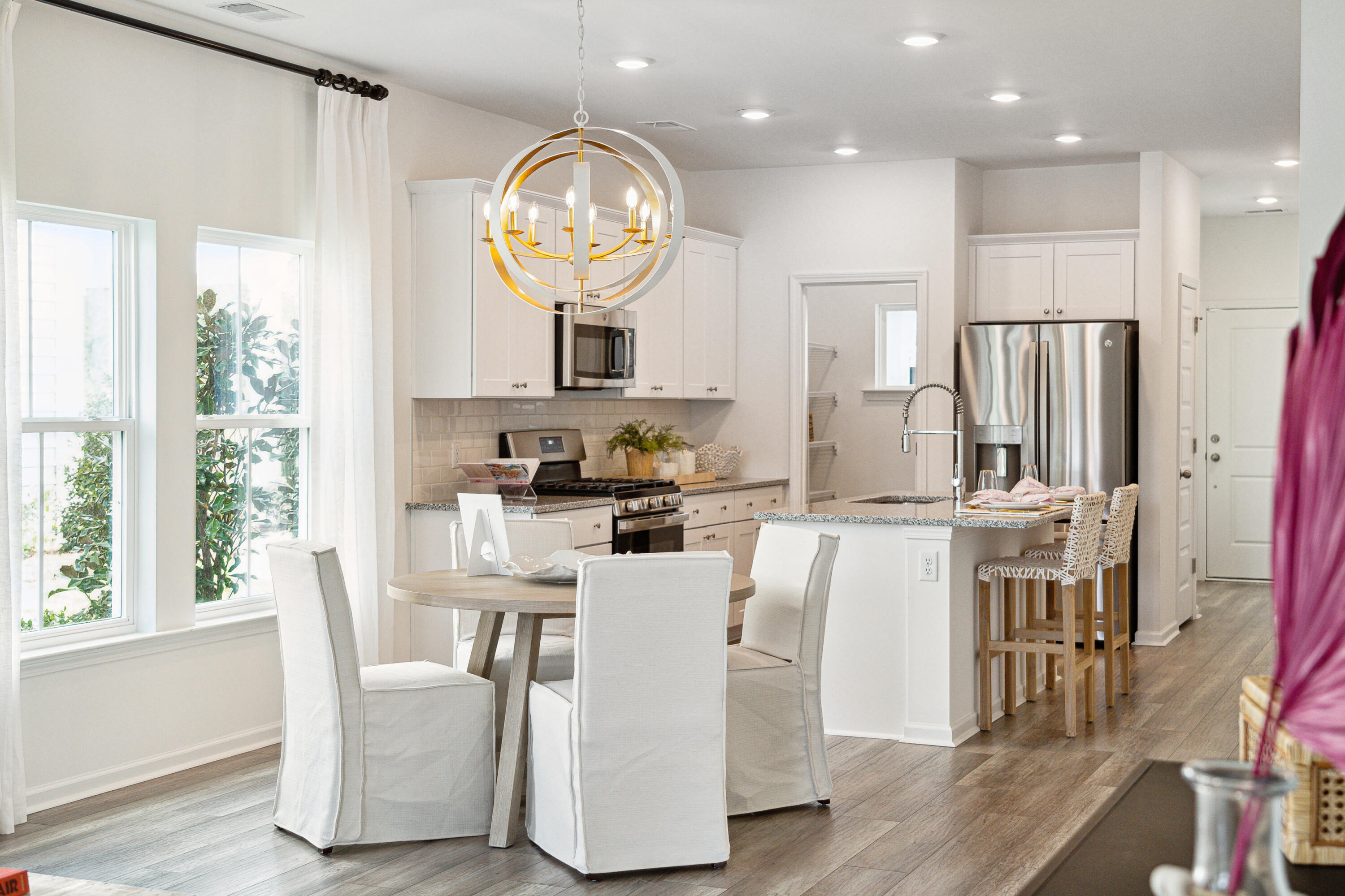 1018 Currant Road Summerville, SC 29485 - Photo 5 of 20 1012WildRoamRun-KeenEyeMarketing-016