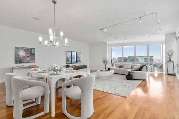 $2,825,000 | 500 Atlantic Avenue, Unit 18P, Boston, MA 02210