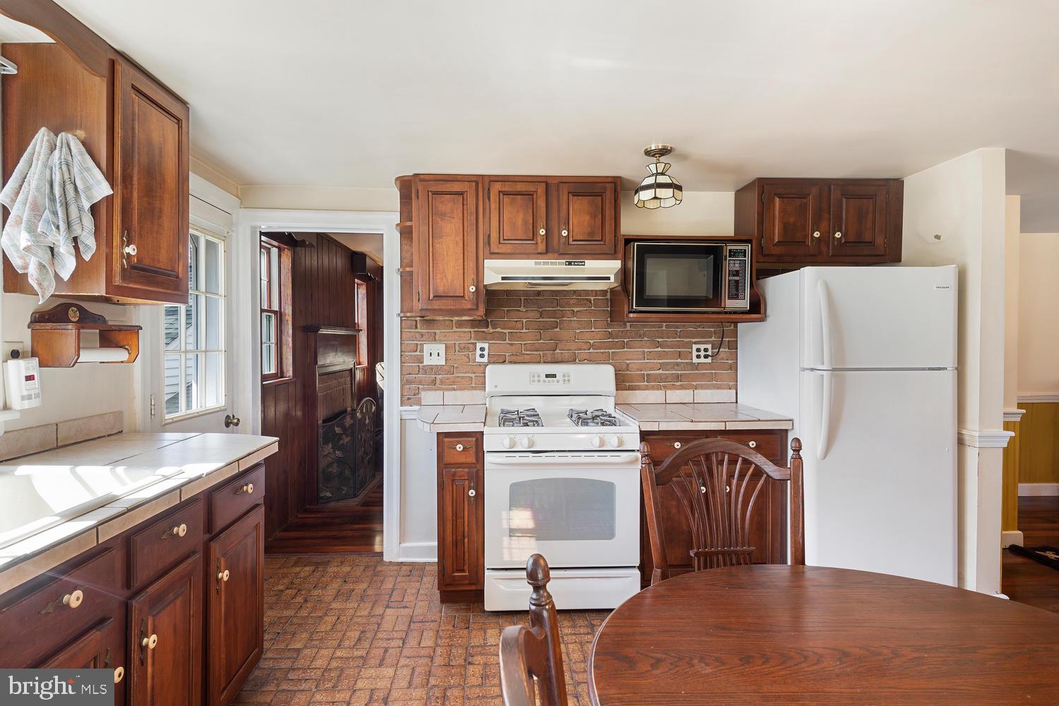 539 New Road Southampton, PA 18966 - Photo 10 of 30 Gallery Image 10