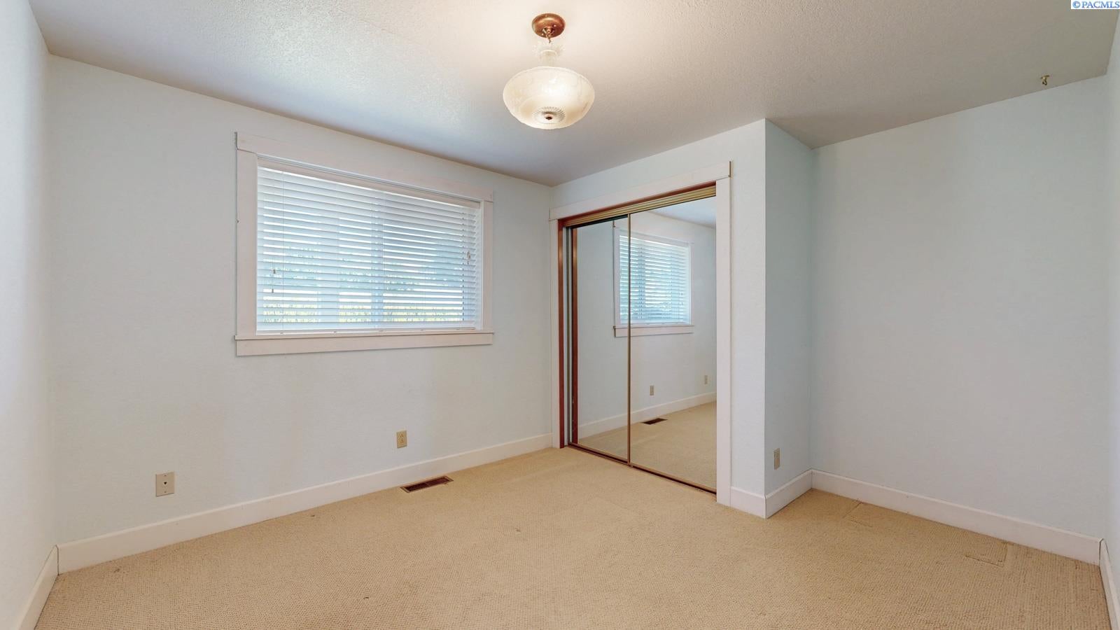 243 Rachel Road Kennewick, WA 99338 - Photo 16 of 36 Gallery Image 16