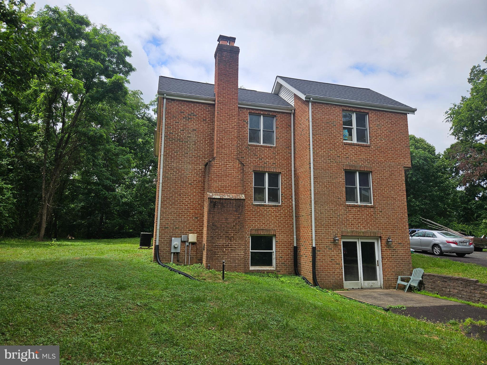 10406 Livingston Road Fort Washington, MD 20744 - Photo 5 of 19 Side Exterior
