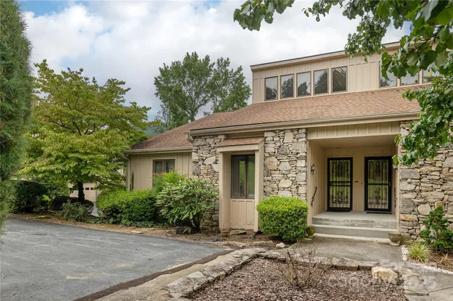 $340,000 | 1 Westridge Court, Unit B, Hendersonville, NC 28791