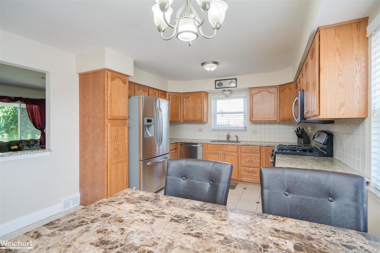 14231 Cranbrook Road Sterling Heights, MI 48312 - Photo 14 of 35 31358080-13.JPG