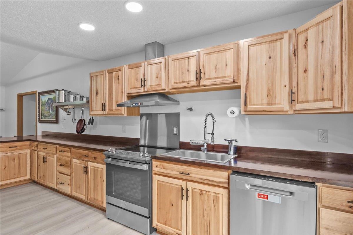 640 Old Rock Quarry Road Enoree, SC 29335 - Photo 10 of 28