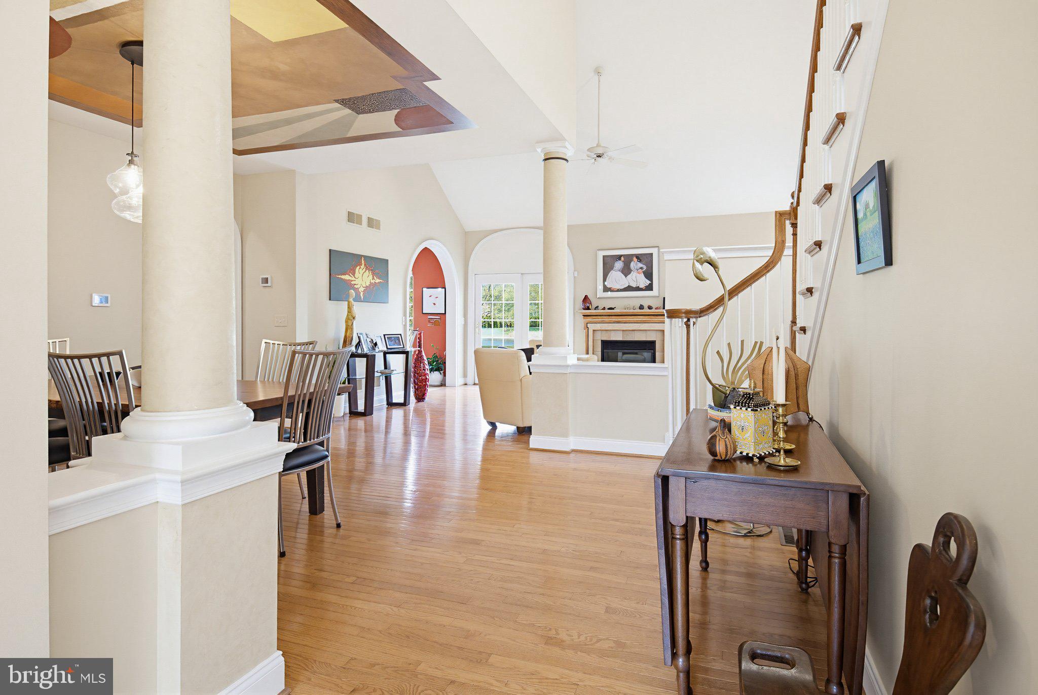 704 Woodfield Drive Lititz, PA 17543 - Photo 5 of 44 Foyer