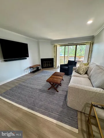 $2,950 | 2004 Quay Village Court, Unit 101, Annapolis, MD 21403