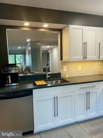 $2,950 | 2004 Quay Village Court, Unit 101, Annapolis, MD 21403