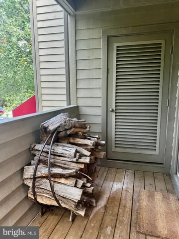 $2,950 | 2004 Quay Village Court, Unit 101, Annapolis, MD 21403