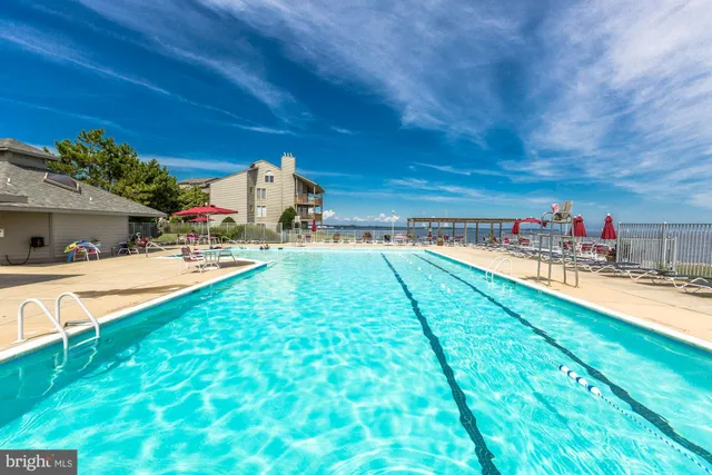 $2,950 | 2004 Quay Village Court, Unit 101, Annapolis, MD 21403