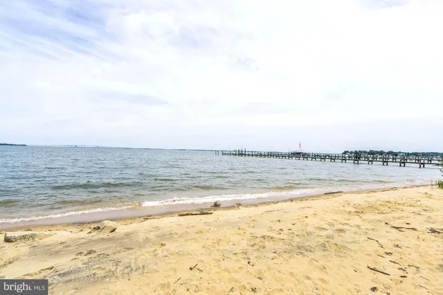 $2,950 | 2004 Quay Village Court, Unit 101, Annapolis, MD 21403