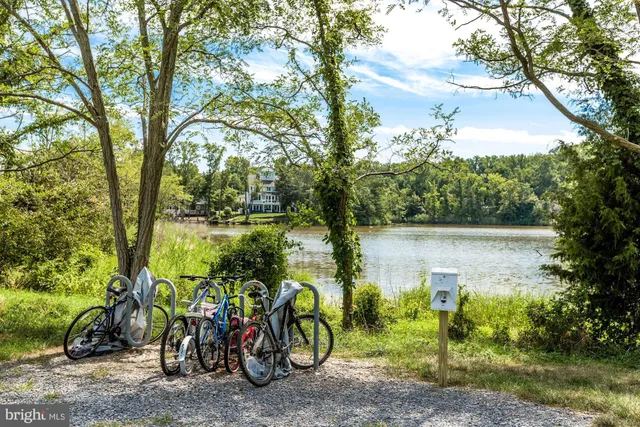 $2,950 | 2004 Quay Village Court, Unit 101, Annapolis, MD 21403