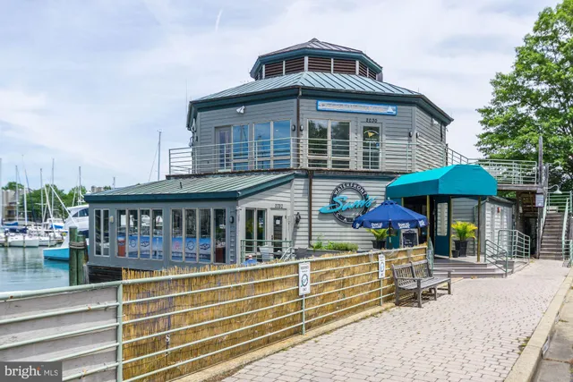 $2,950 | 2004 Quay Village Court, Unit 101, Annapolis, MD 21403