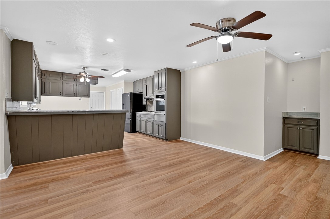3501 Cavitt Avenue Bryan, TX 77801 - Photo 7 of 40