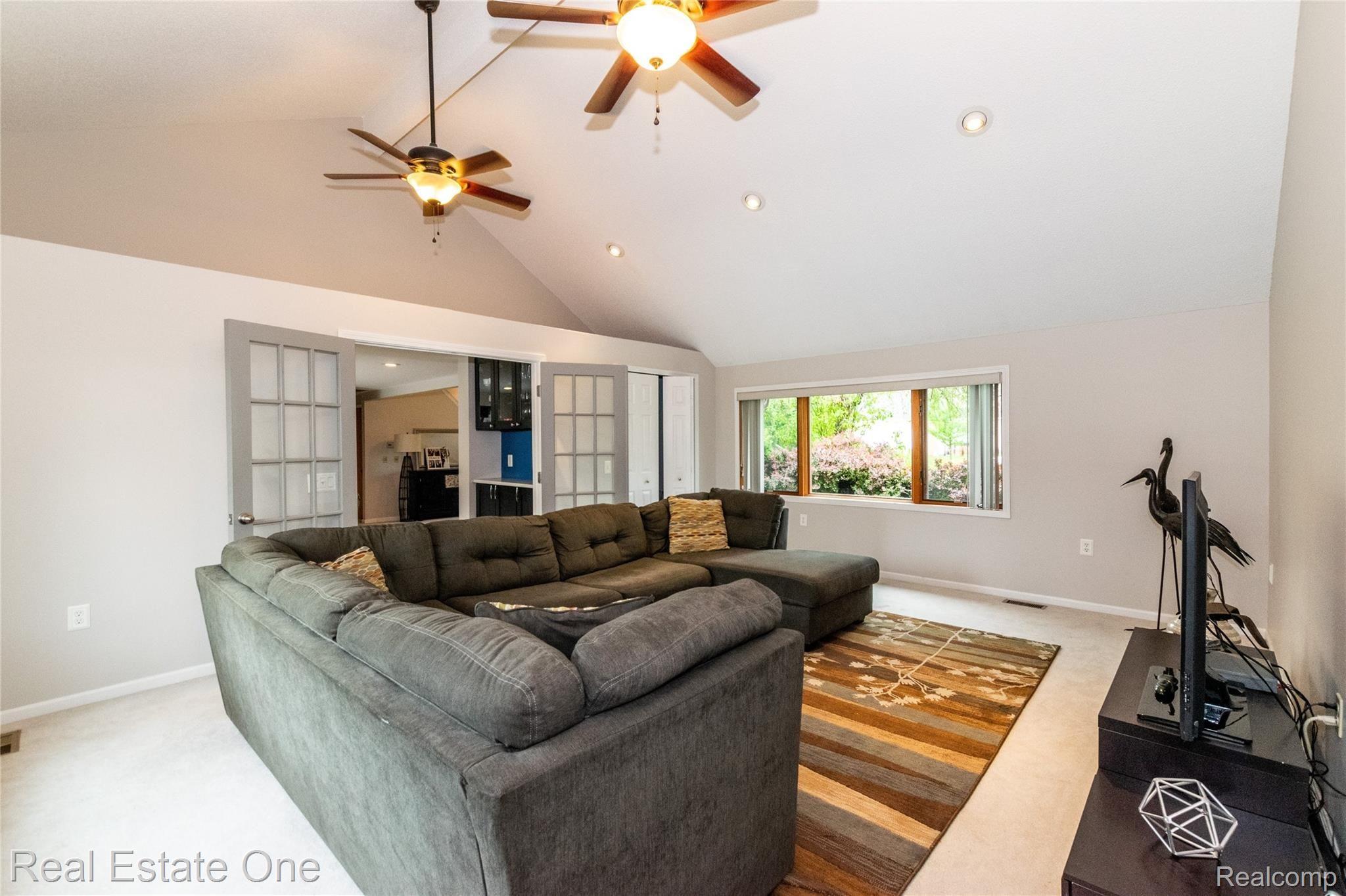 1637 Grace Avenue Rochester, MI 48309 - Photo 11 of 20 Family Room 1ST floor or family room option