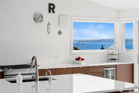 $1,950,000 | 10829 42nd Avenue Southwest, Seattle, WA 98146