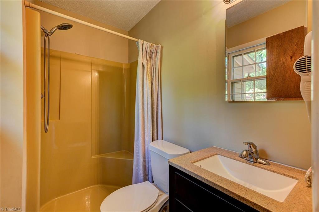 7211 Prentiss Road Greensboro, NC 27409 - Photo 26 of 30