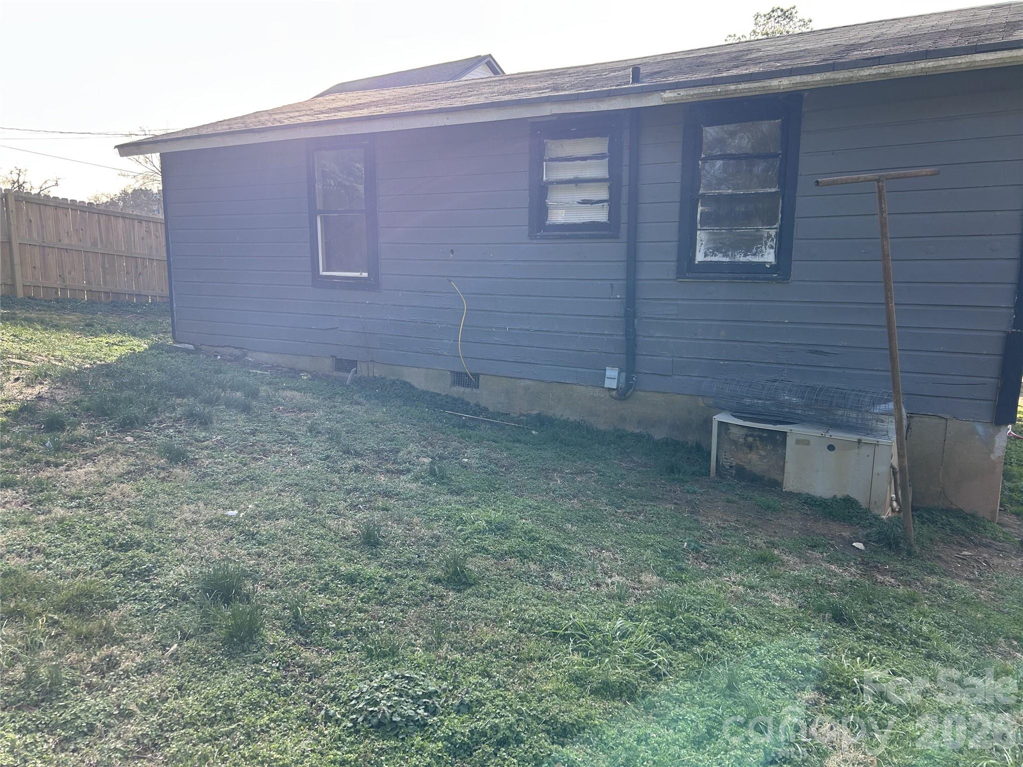 1409 Laboratory Road Lincolnton, NC 28092 - Photo 2 of 10