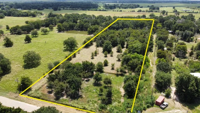 a view of a lake with houses