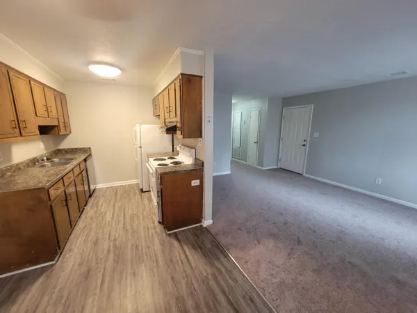 $850 | 112 Chalet North Court, North Augusta, SC 29841