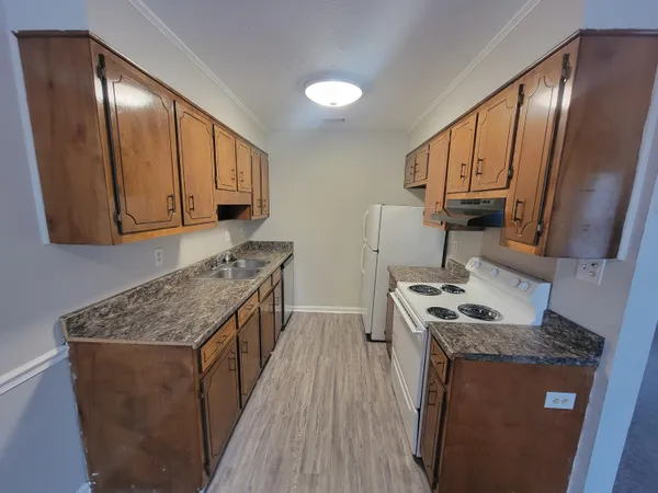 $850 | 112 Chalet North Court, North Augusta, SC 29841