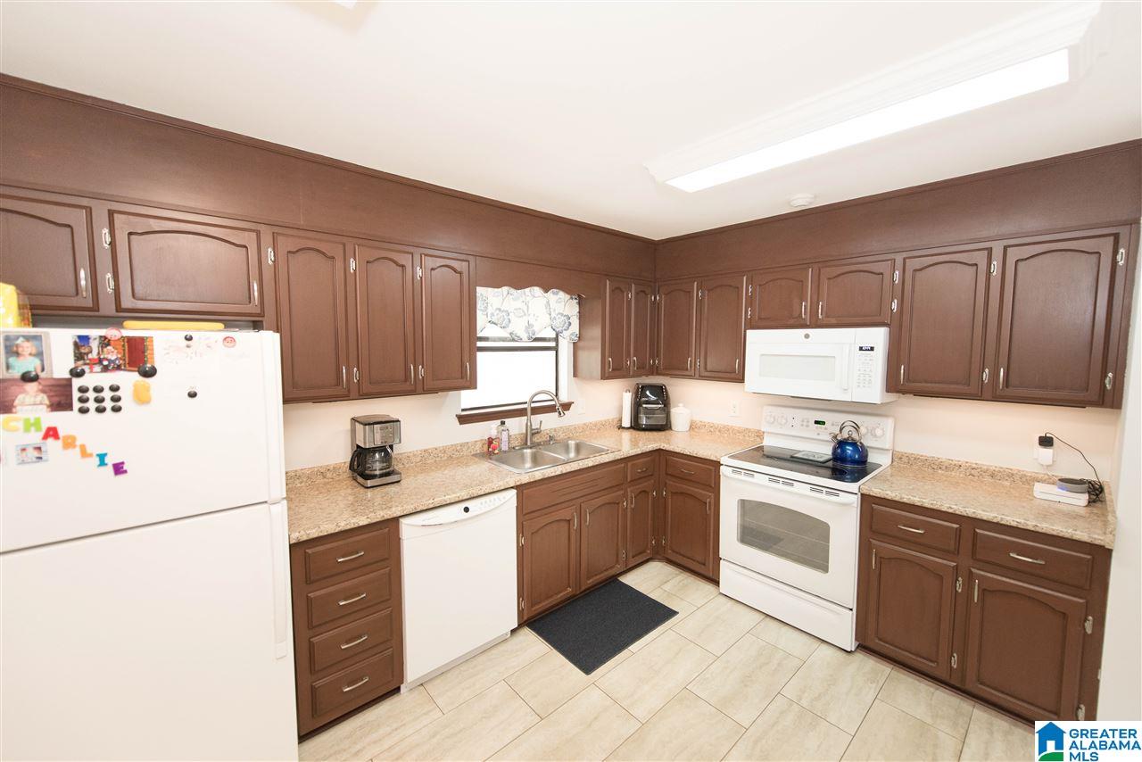 2628 Chestnut Way Pinson, AL 35126 - Photo 10 of 34
