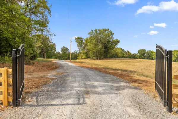 $335,000 | 8 Sturgeon Creek Road, Cedar Hill, TN 37032