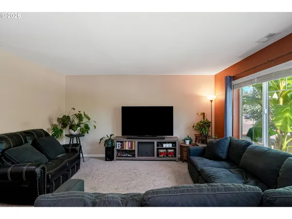 $425,000 | 2308 Northwest Sunny Lane, Albany, OR 97321