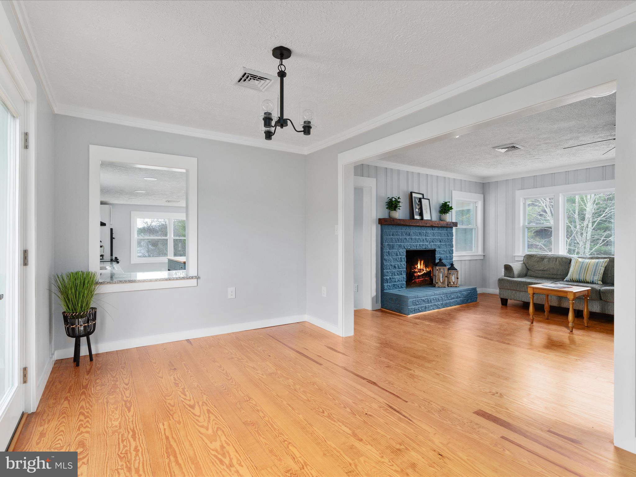 4834 Fort Valley Road Fort Valley, VA 22652 - Photo 11 of 45 Dining room - pass through window to the kitchen!