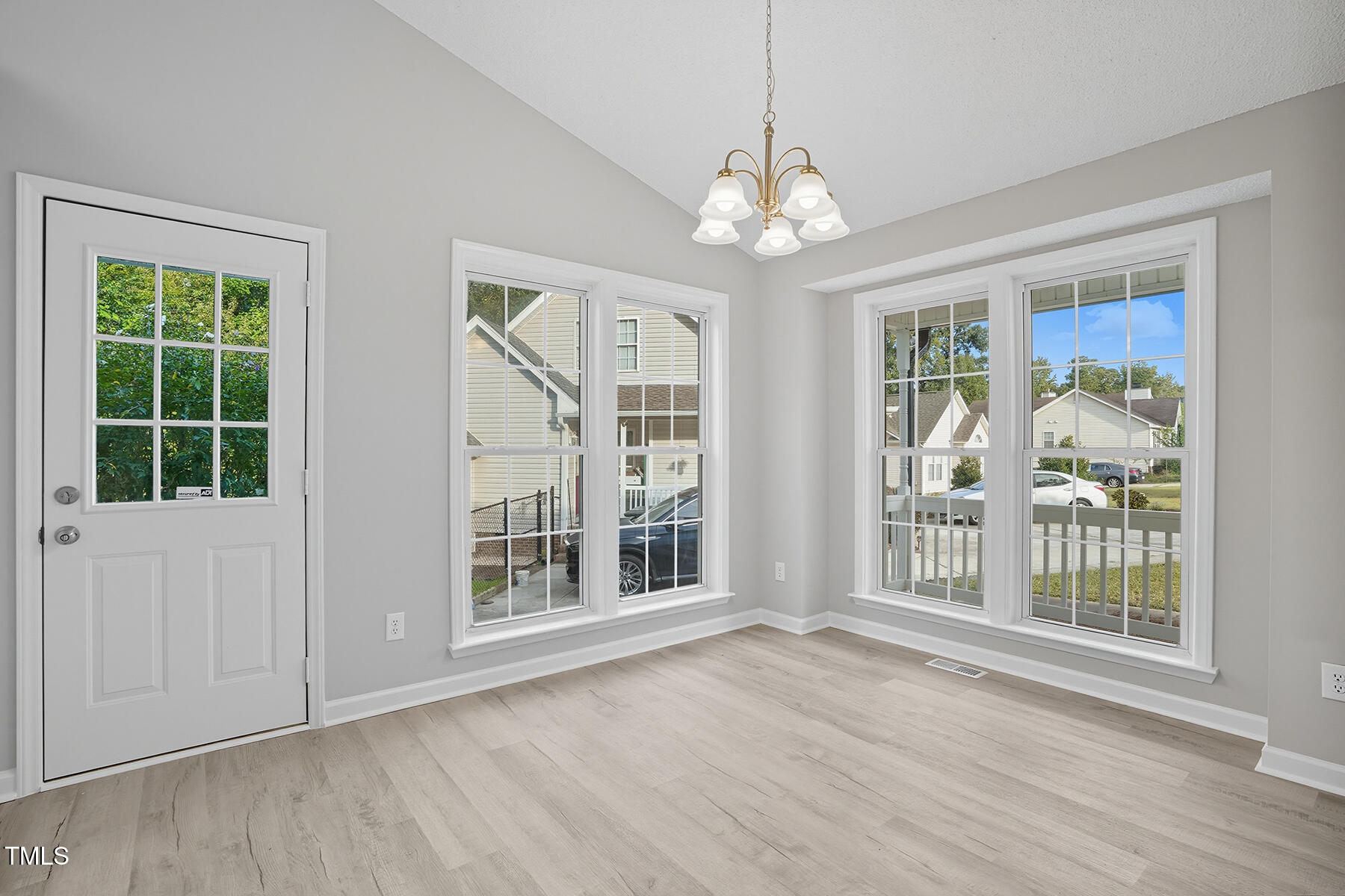 5520 Oregon Landing Place Raleigh, NC 27610 - Photo 9 of 30 5520 Oregon Landing-44