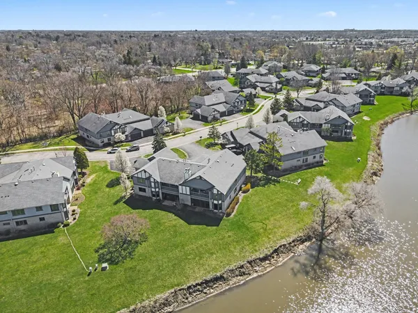 $264,900 | 2655 Harbor Drive, Unit 2655, Joliet, IL 60431