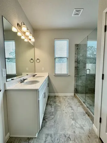 $2,050 | 124 MacArthur Drive, Leander, TX 78641