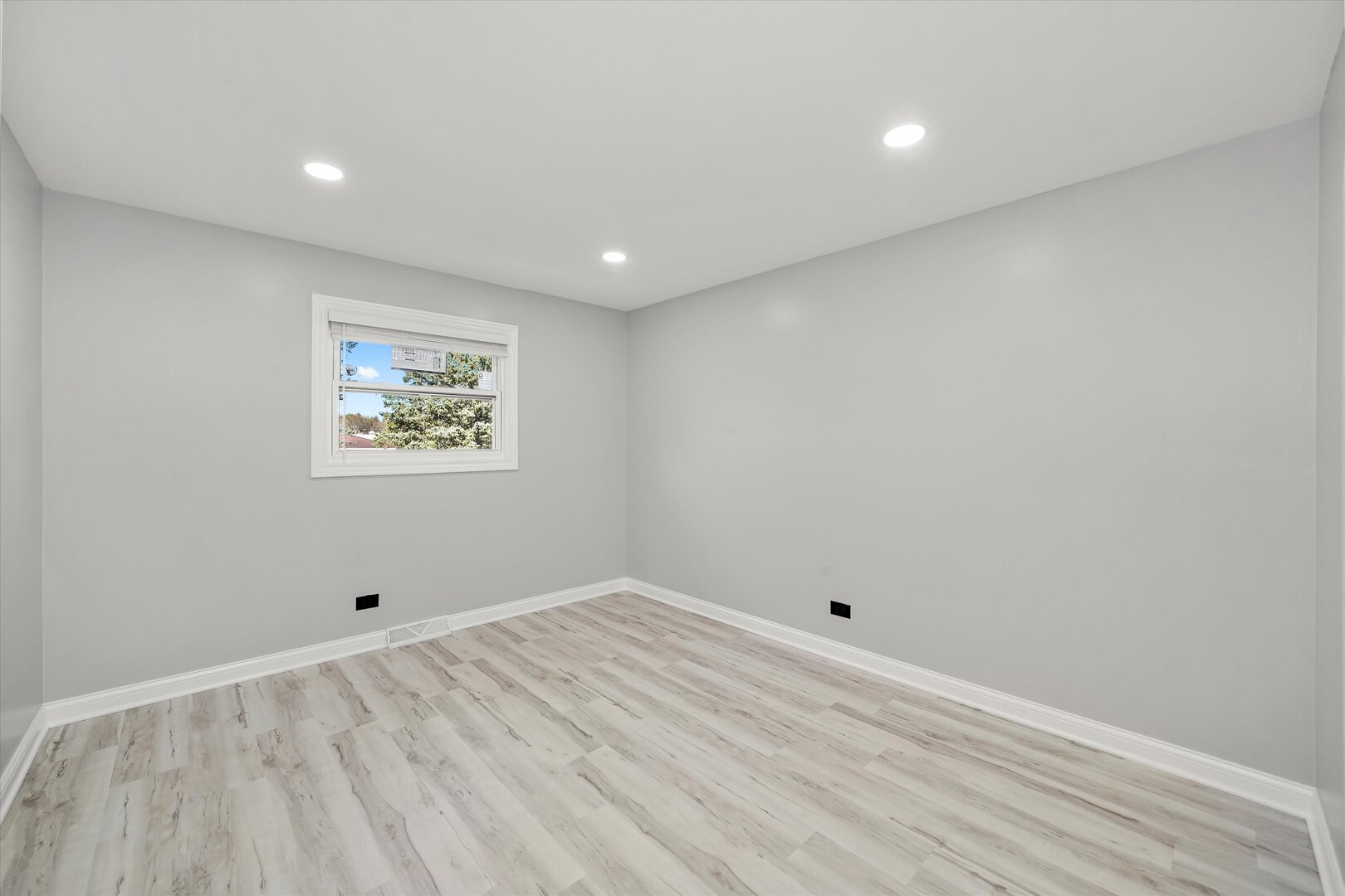 513 Chestnut Lane Beecher, IL 60401 - Photo 27 of 38 a view of room