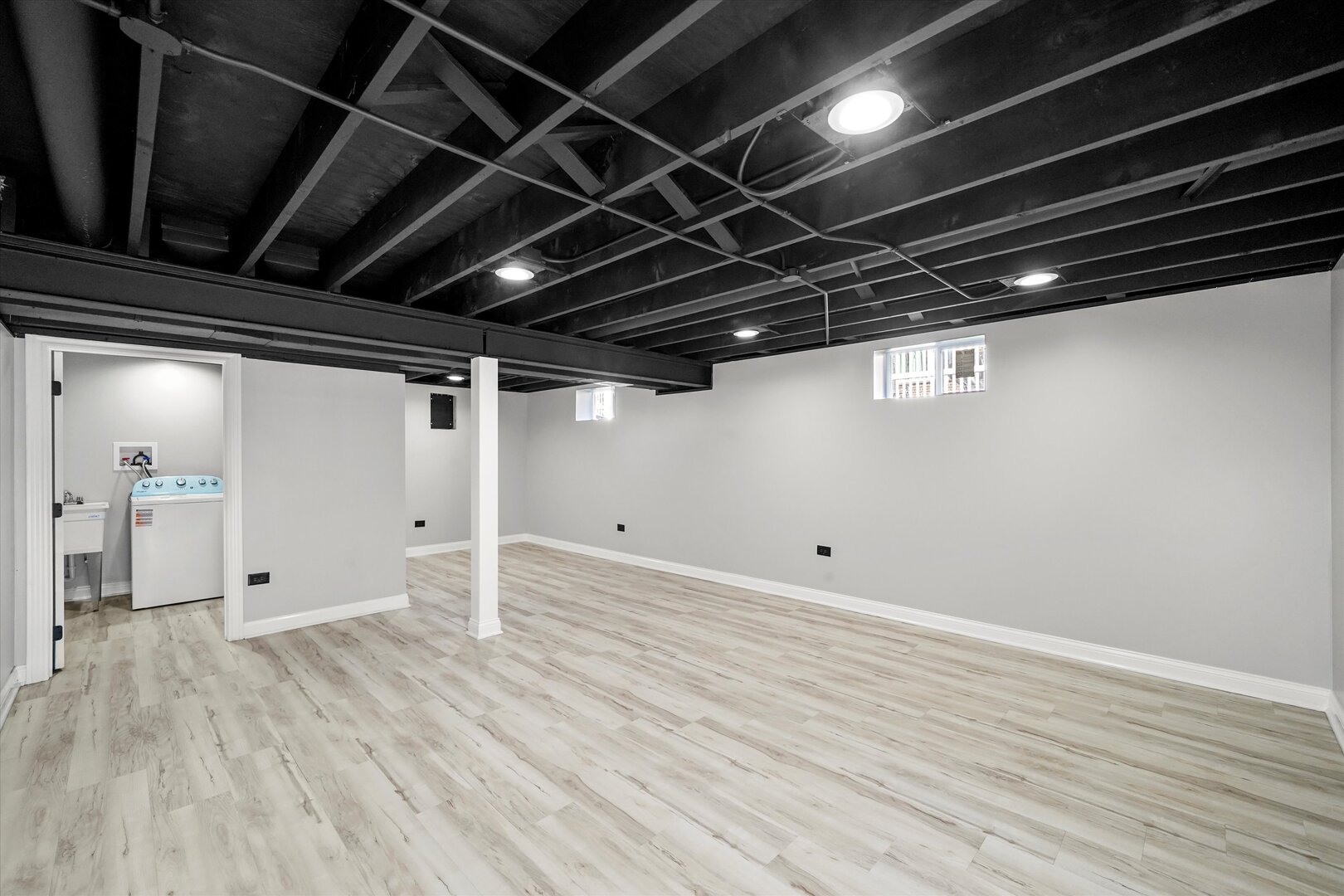 513 Chestnut Lane Beecher, IL 60401 - Photo 28 of 38 a view of room