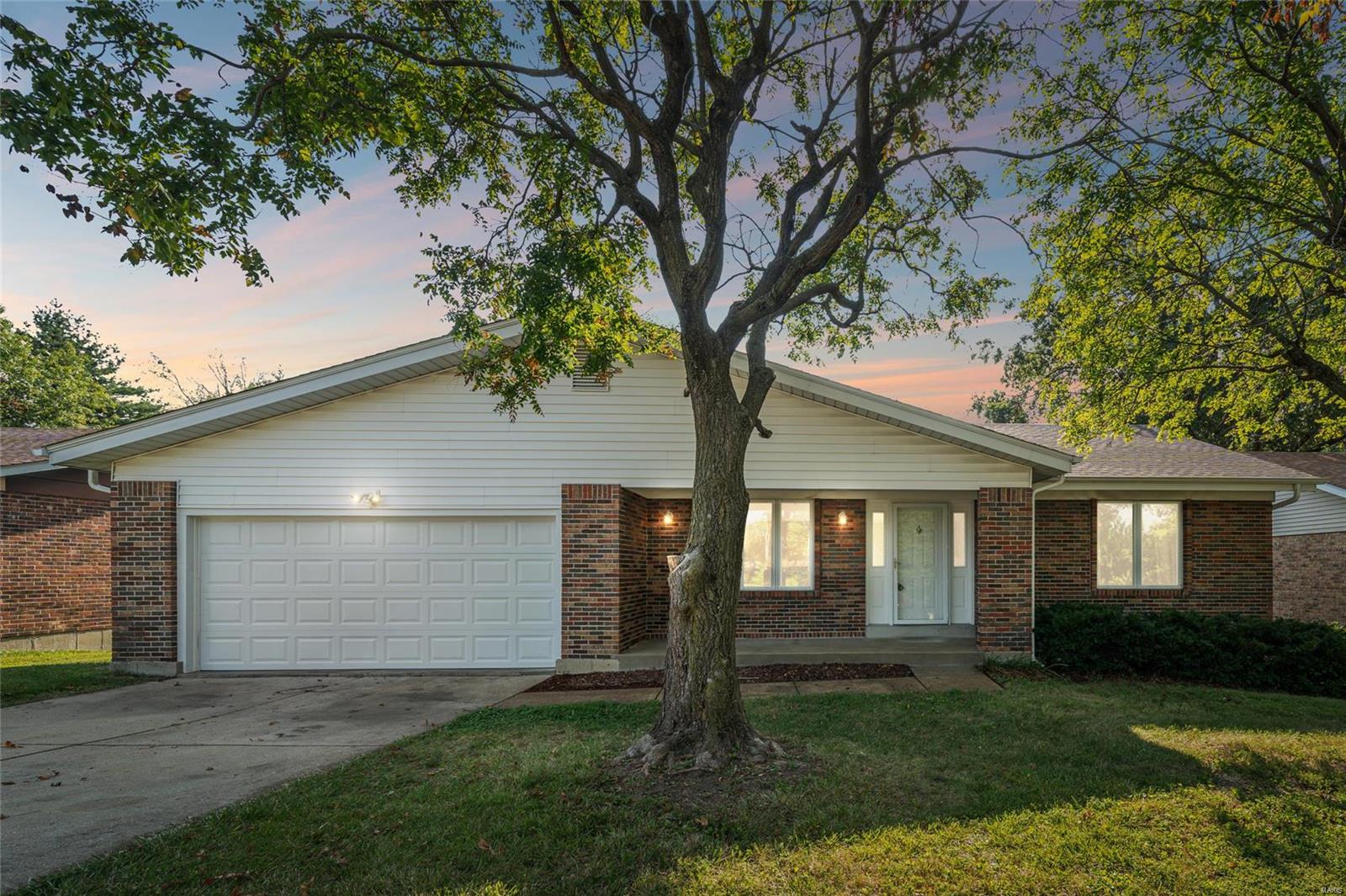 507 Buckley Road St. Louis, MO 63125 - Photo 4 of 22 Gallery Image 4