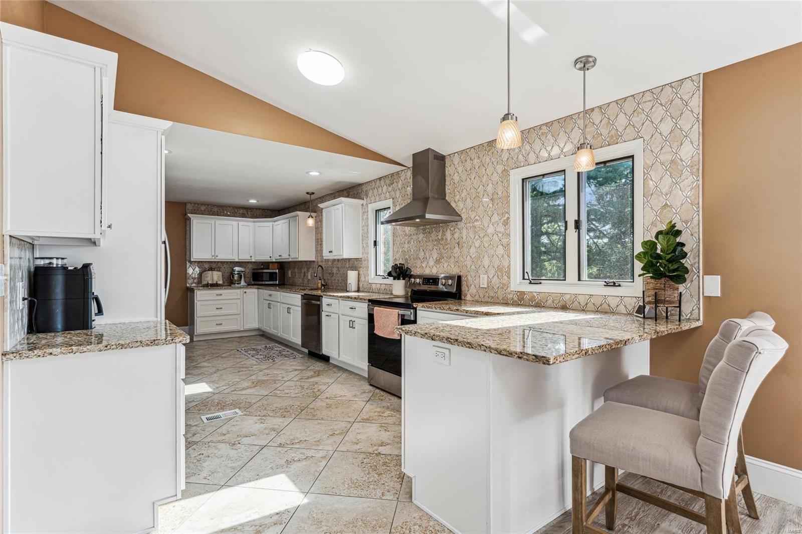 507 Buckley Road St. Louis, MO 63125 - Photo 6 of 22 Gallery Image 6