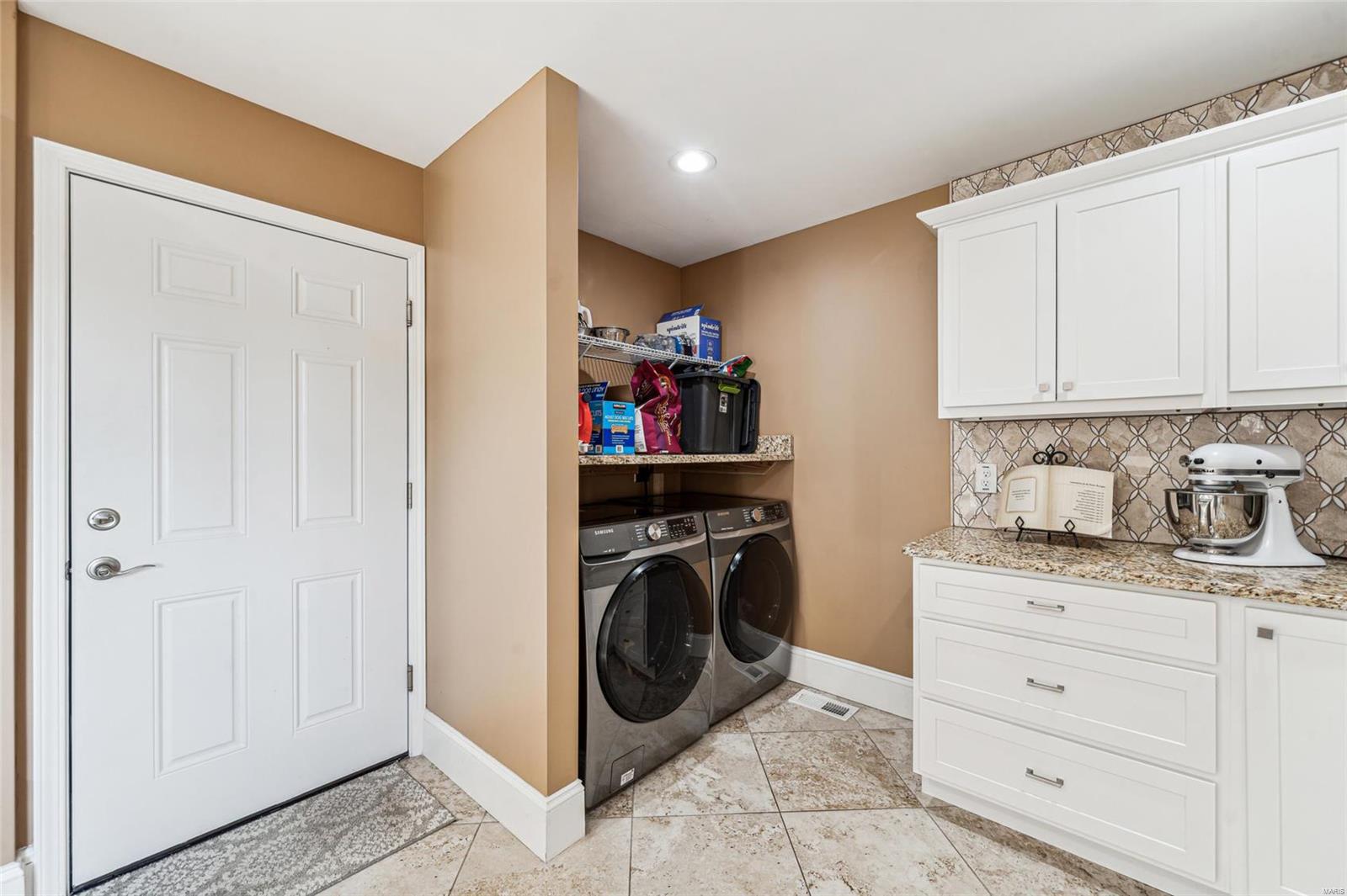 507 Buckley Road St. Louis, MO 63125 - Photo 8 of 22 Gallery Image 8