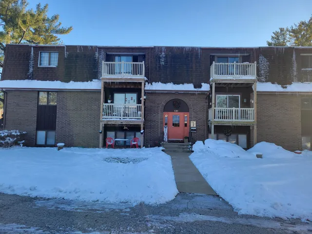 $94,900 | 1249 48th Avenue, Unit 19, East Moline, IL 61244