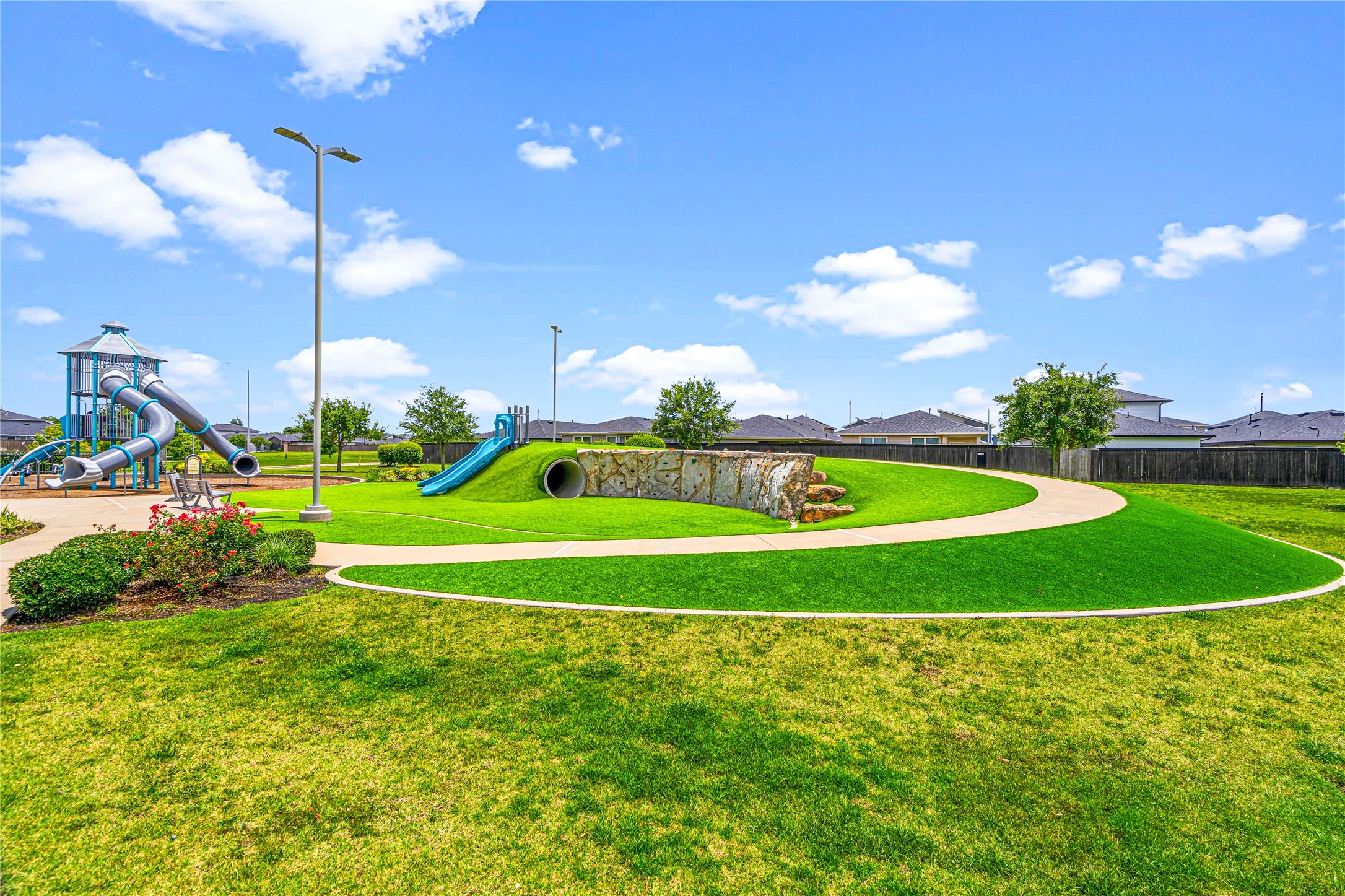 12566 Fleet River Road Houston, TX 77047 - Photo 28 of 30 Walking trails/ play area