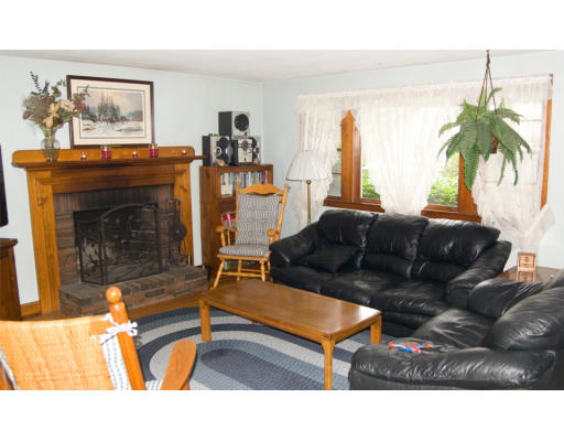 31 Van Norden Road Reading, MA 01867 - Photo 2 of 12 Gallery Image 2