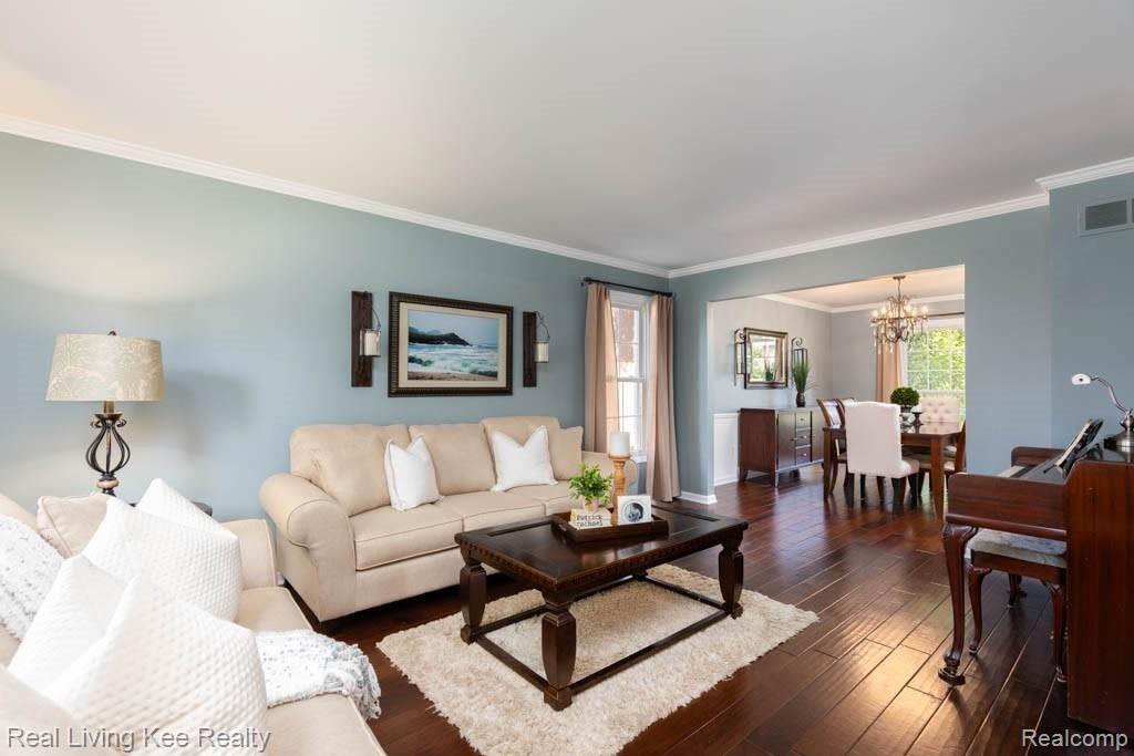 3133 Salem Drive Rochester, MI 48306 - Photo 9 of 57 3133 Salem Dr-26.jpg
