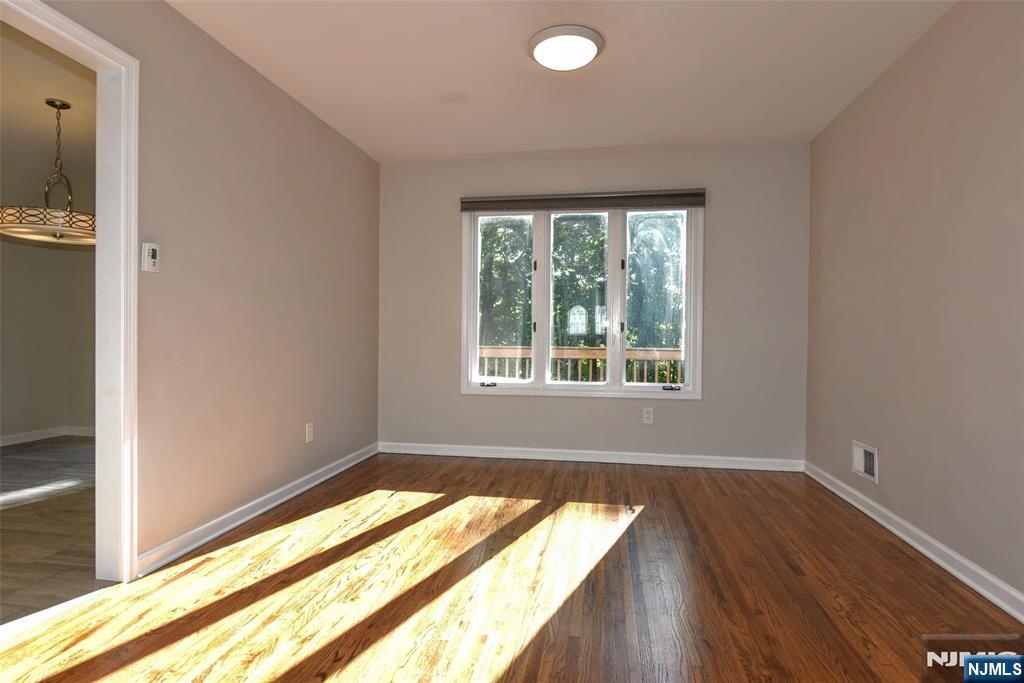 5 Hanson Place Wayne, NJ 07470 - Photo 9 of 38