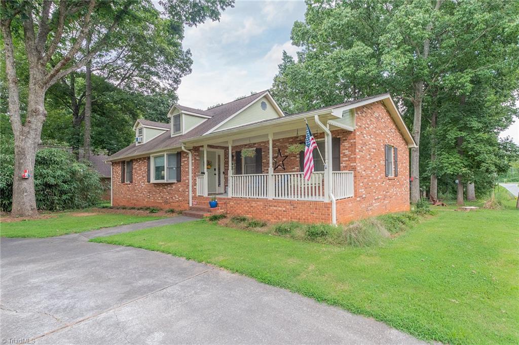 4800 Ina Lane Walkertown, NC 27051 - Photo 3 of 49