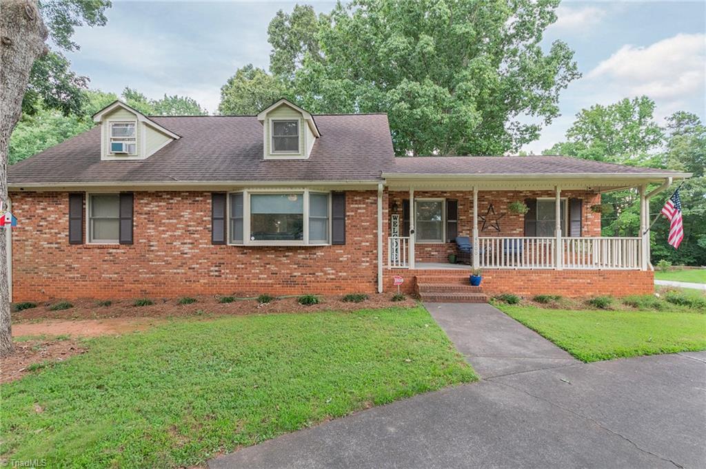 4800 Ina Lane Walkertown, NC 27051 - Photo 4 of 49