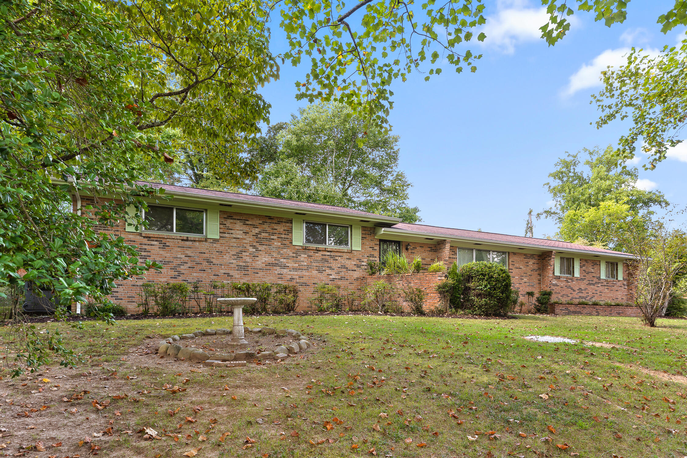 3911 Yorktown Road Chattanooga, TN 37416 - Photo 3 of 27 Yorktown-2